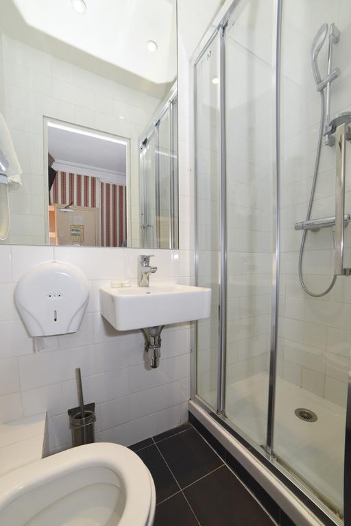 Sully Hotel Parigi Esterno foto