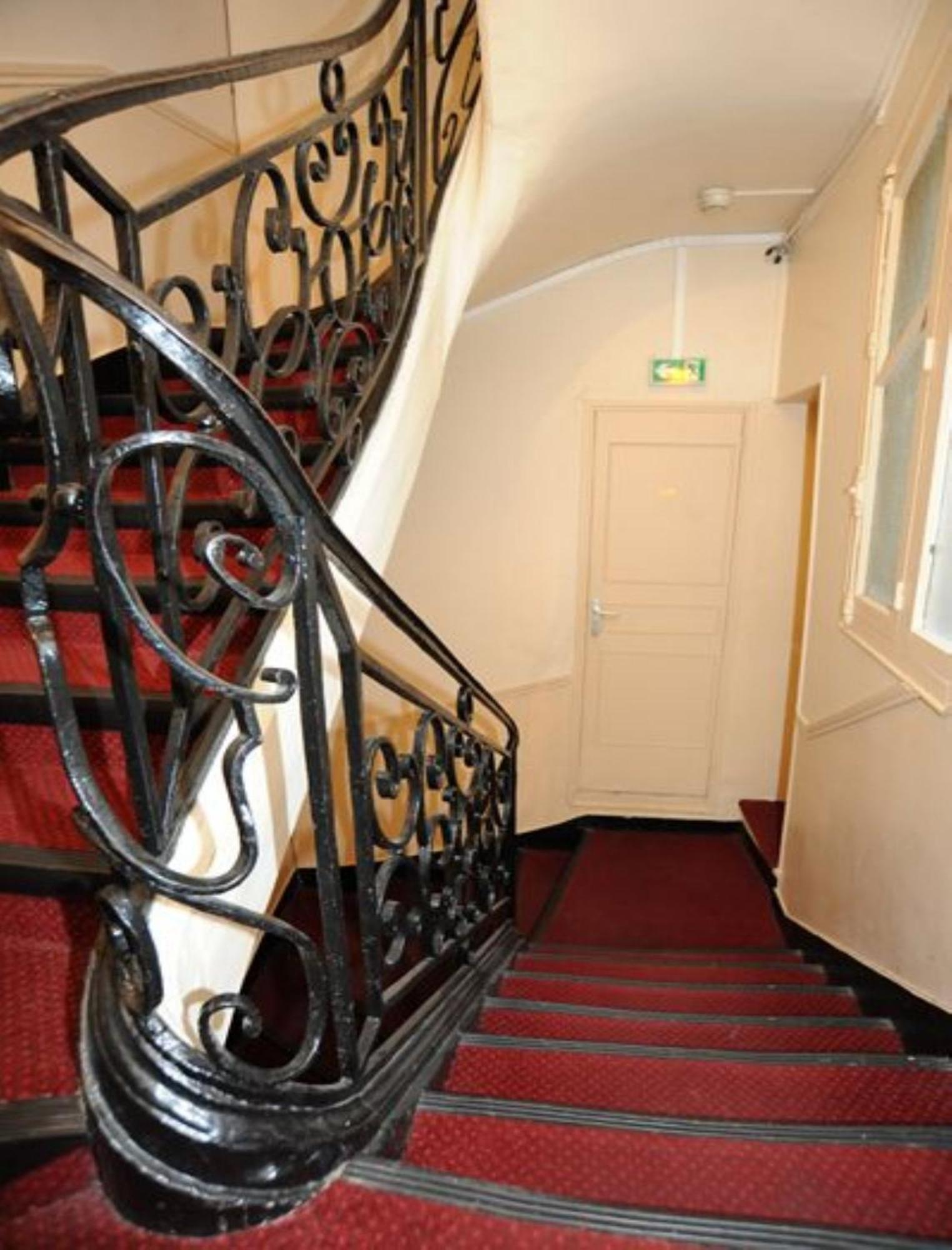 Sully Hotel Parigi Esterno foto