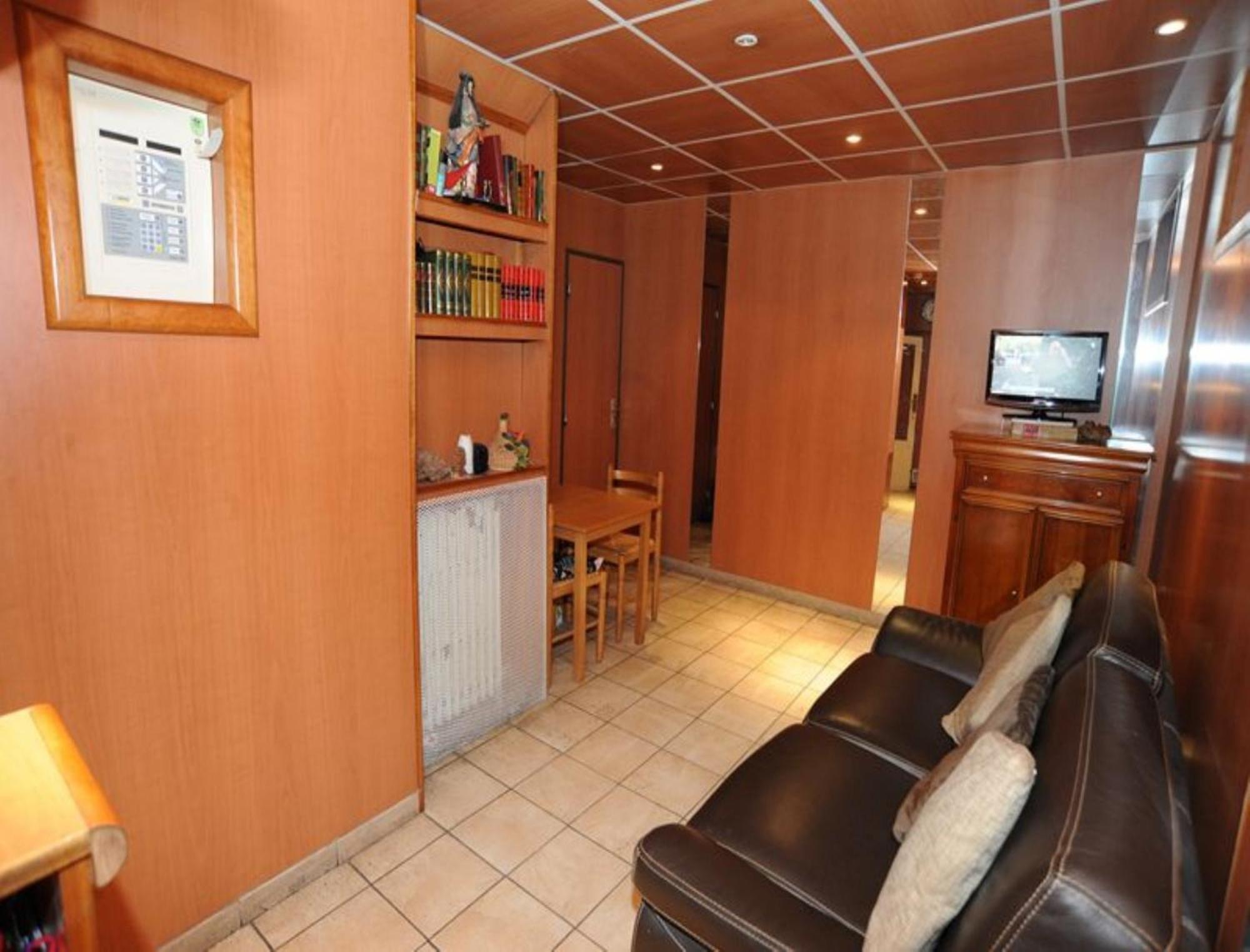 Sully Hotel Parigi Esterno foto