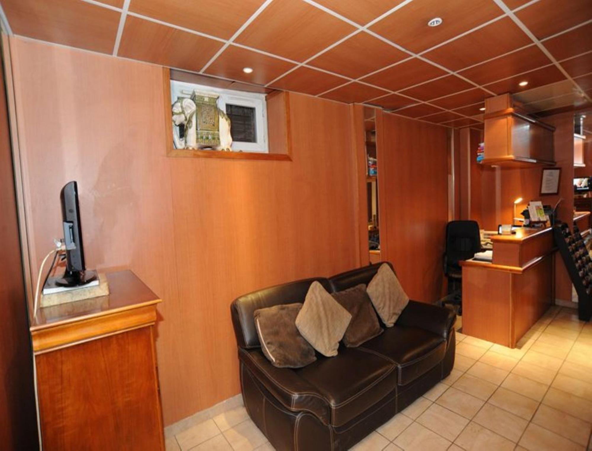 Sully Hotel Parigi Esterno foto