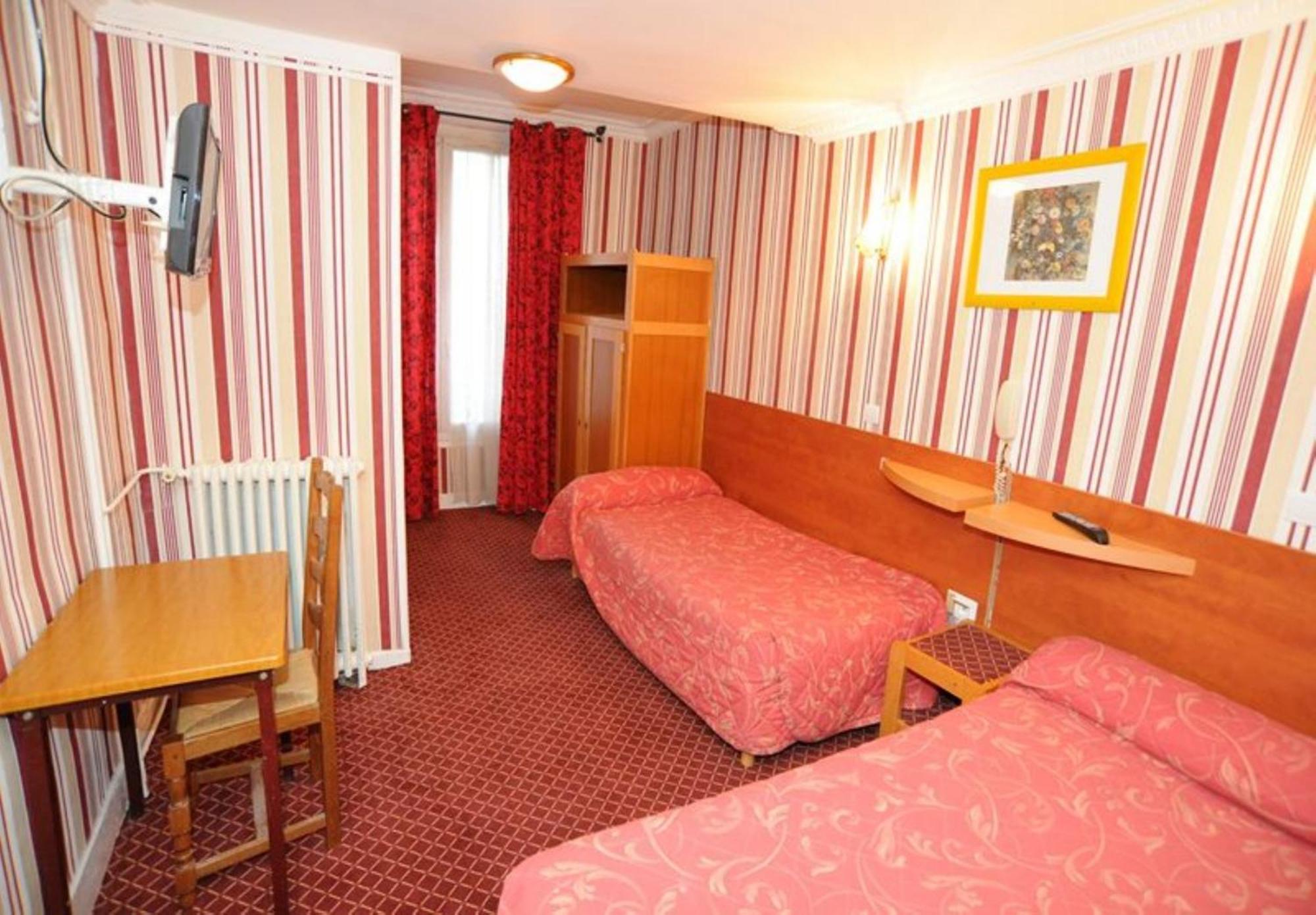Sully Hotel Parigi Esterno foto