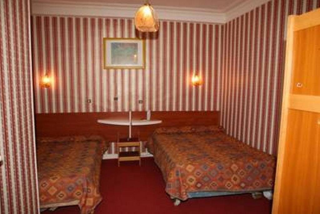 Sully Hotel Parigi Camera foto