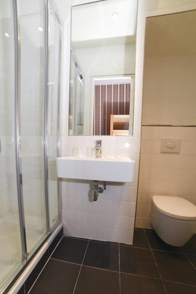 Sully Hotel Parigi Esterno foto