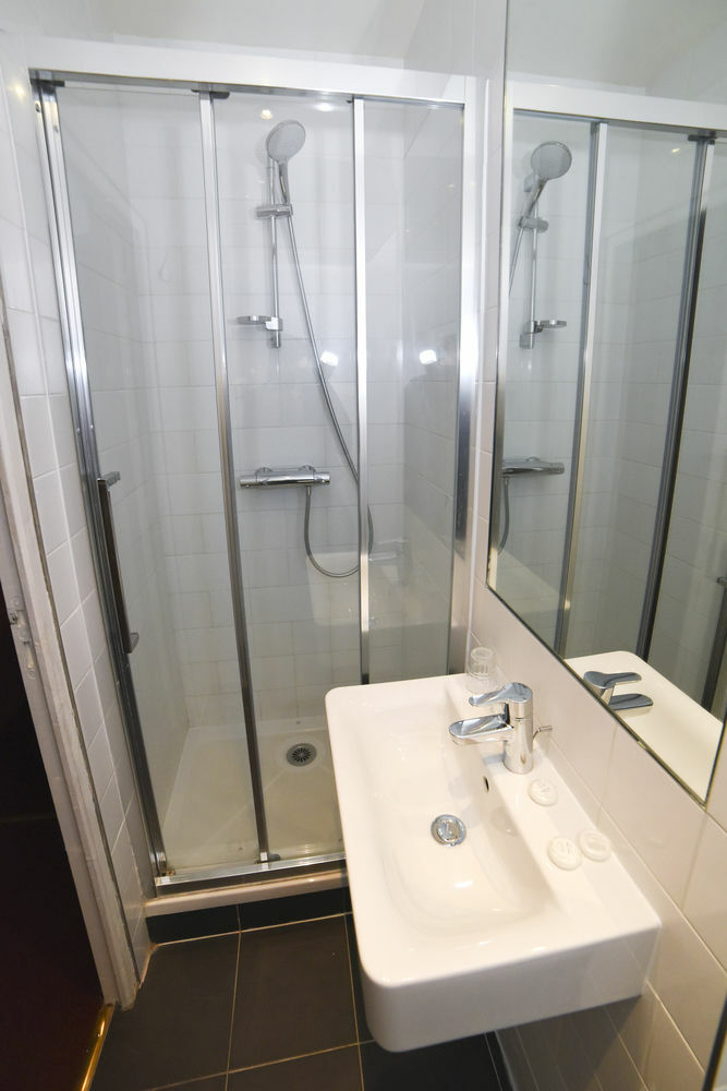 Sully Hotel Parigi Esterno foto