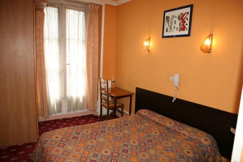 Sully Hotel Parigi Esterno foto